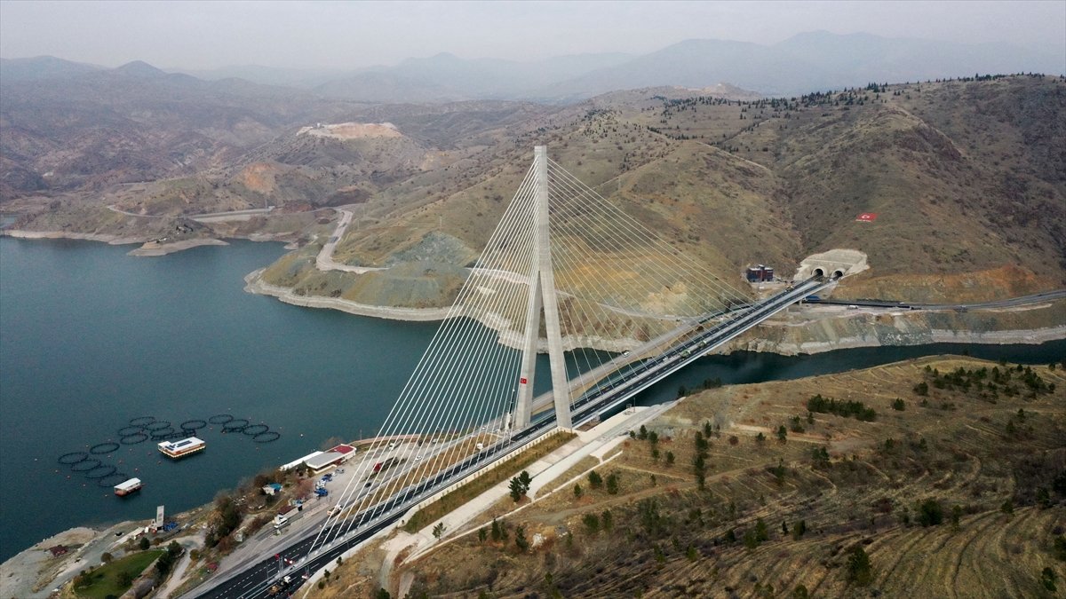 GRAFİKLİ - Türkülere konu olan 'Kömürhan Köprüsü' yeni yüzüyle ulaşıma yön verecek