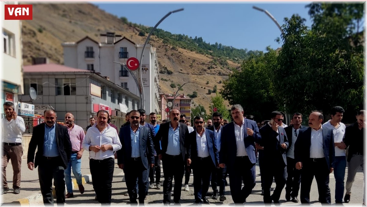 Gravi aşiretine mensup gençler Çatak'ta buluştu