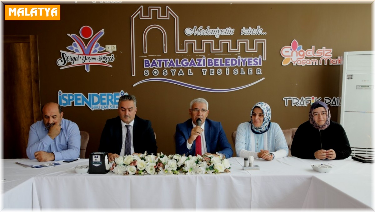 Güder, AK Parti Battalgazi Kadın Kolları Mahalle Başkanlarıyla buluştu