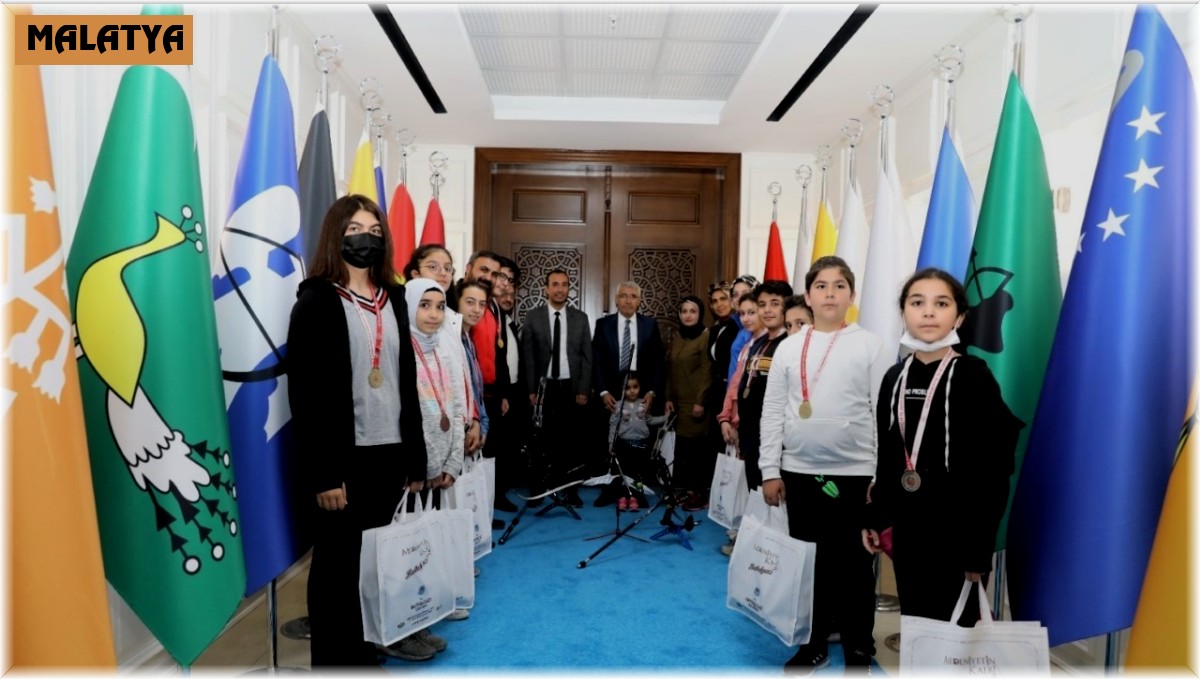 Güder, başarılı sporcularla buluştu