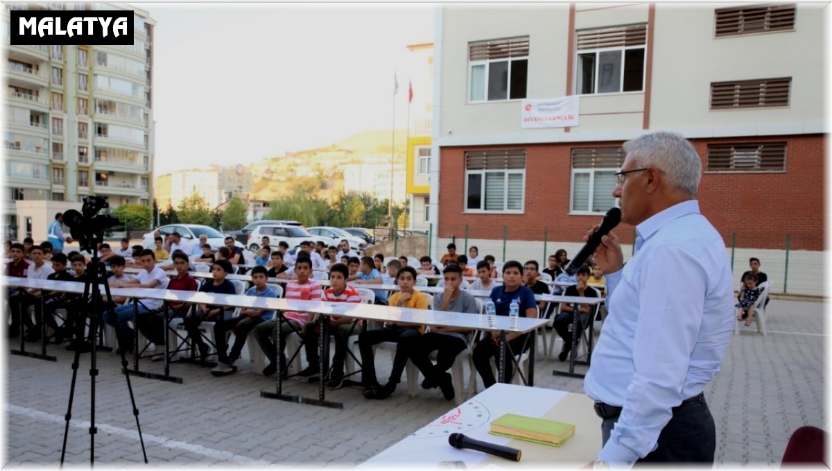 Güder: "Değerlerimize sahip çıkan gençler yetiştirmeliyiz"