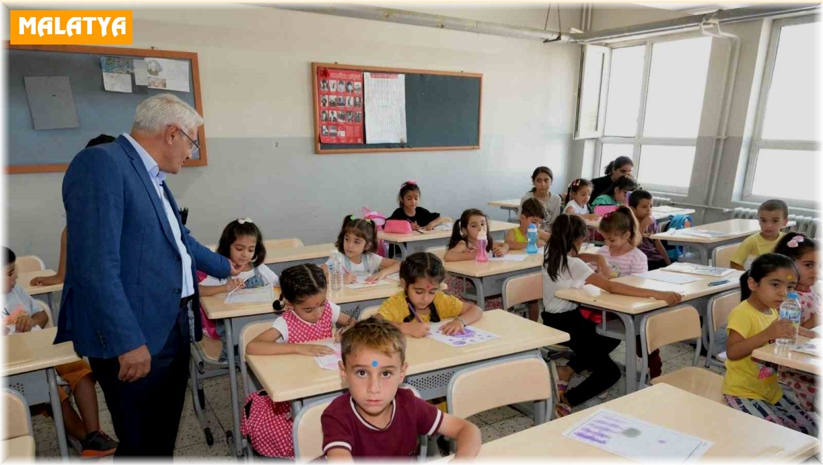 Güder, öğrencileri sevindirdi