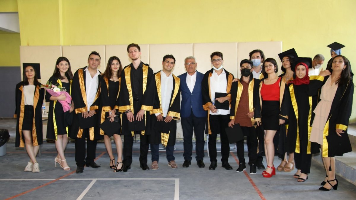 Güder, öğrencilerin heyecanına ortak oldu