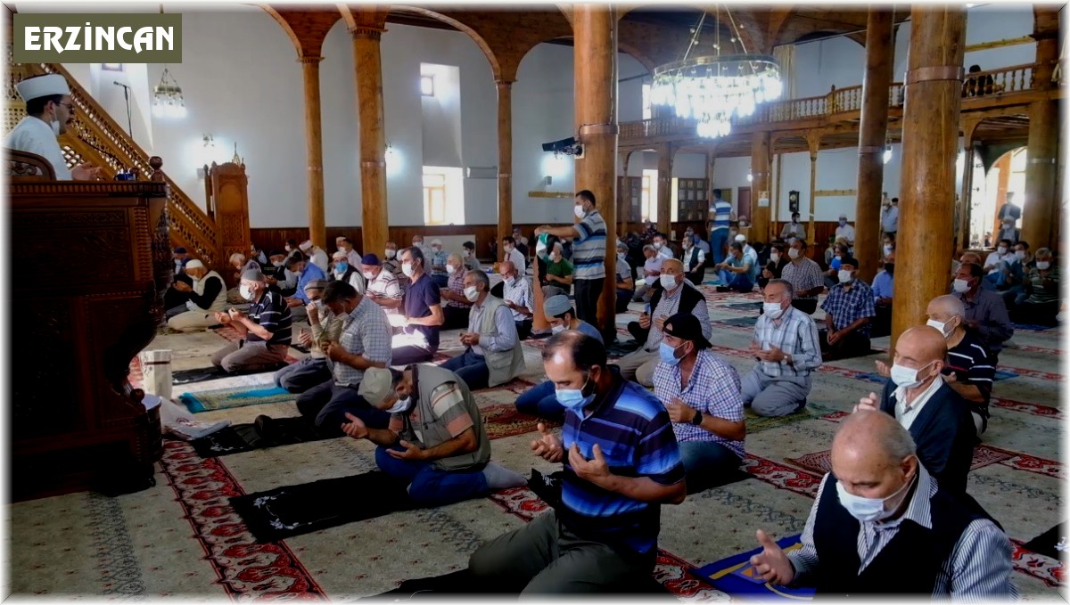 Gülabibey Camisi'nde 5,5 asırdır ezan sesi yükseliyor