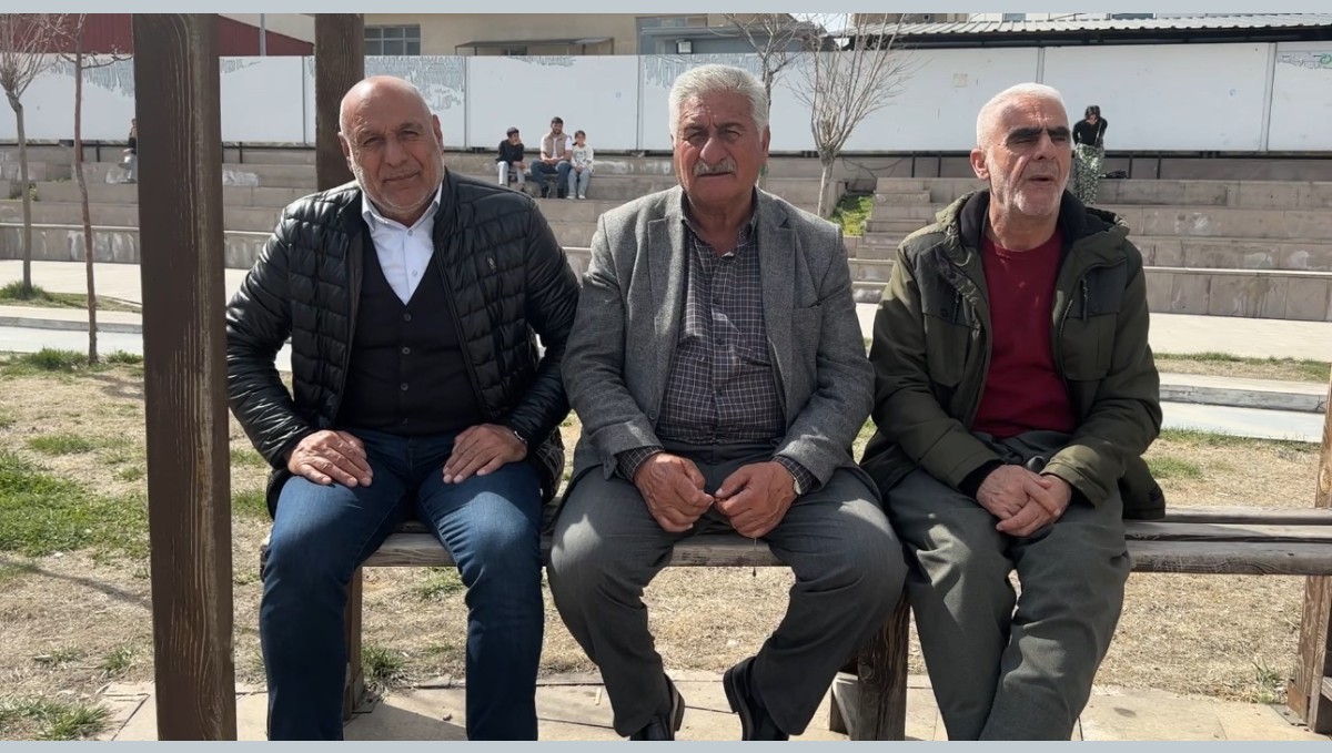 Güneşli havayı fırsat bilen Yüksekovalılar parklara akın etti