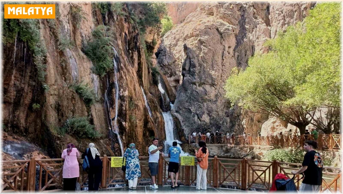 Günpınar Şelalesi'ne ziyaretçi akını