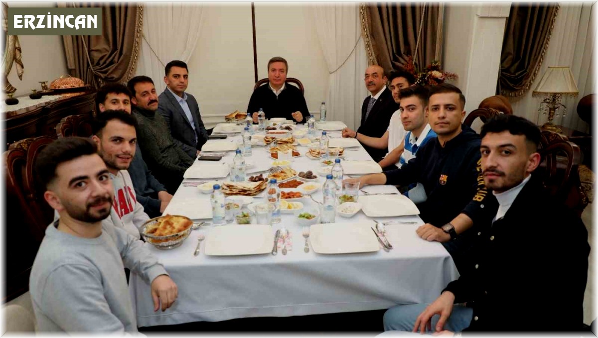 "Gurbetteki Ailem" projesiyle üniversitesi öğrencileri ramazanda aile sıcaklığını hissediyor