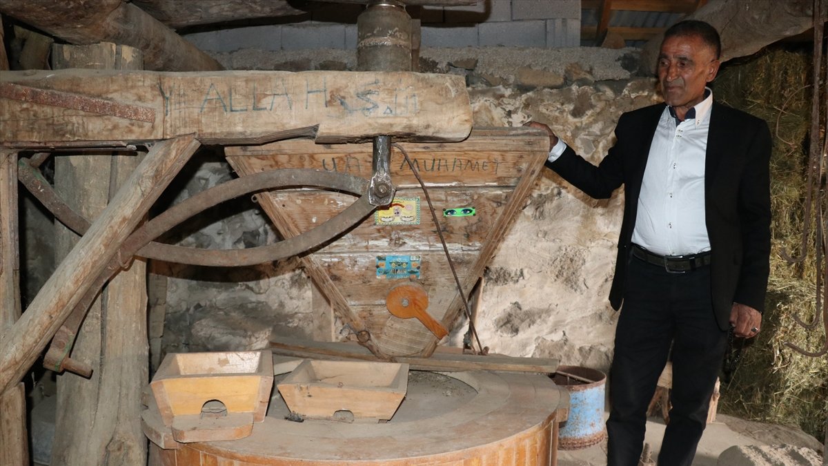 Gurbetten sılaya gelip baba mirası değirmeni yeniden ayağa kaldırdı