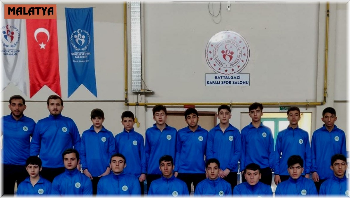 Güreş Şampiyonasında Akçadağ damgası