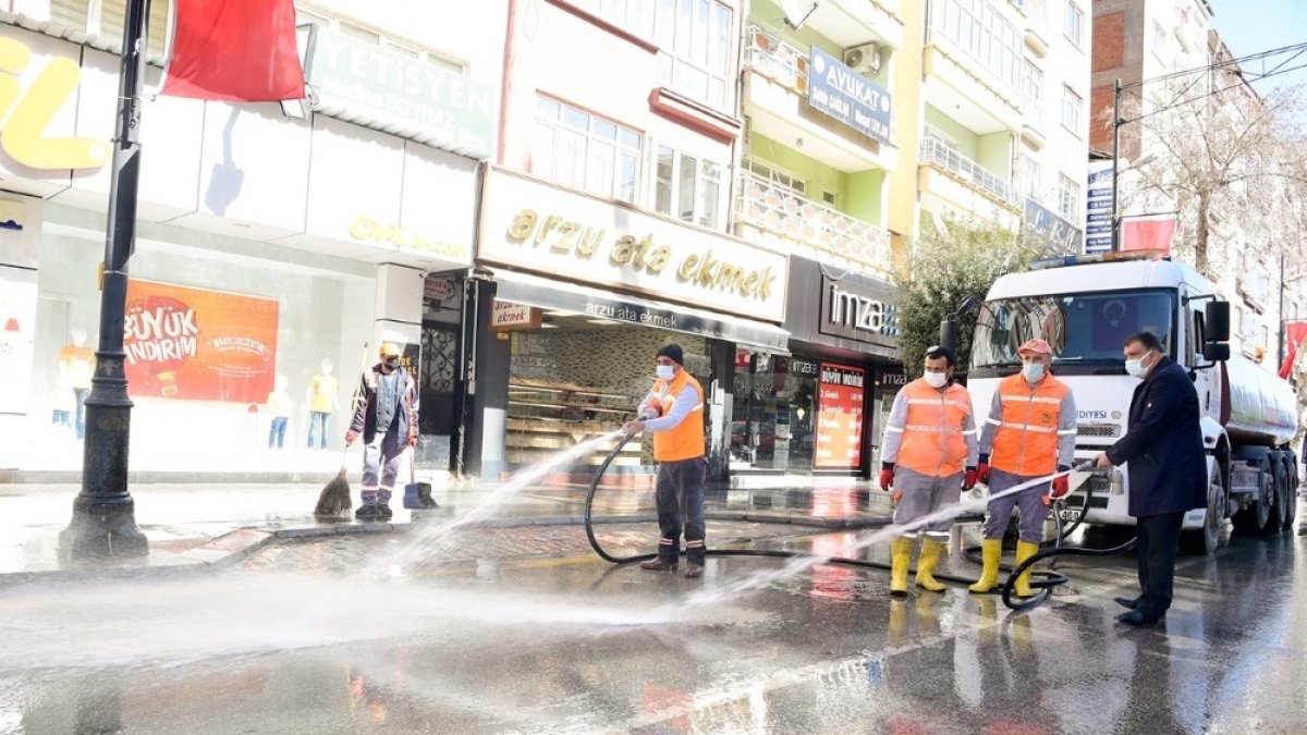 Gürkan, dezenfekte çalışmalarını denetledi