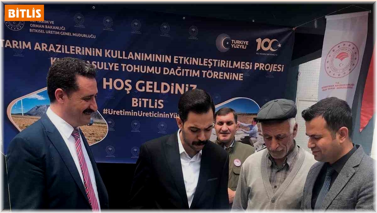 Güroymak'ta 23 çiftçiye kuru fasulye tohumu dağıtıldı