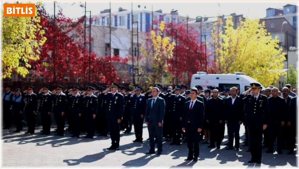 Güroymak'ta çelenk sunma töreni