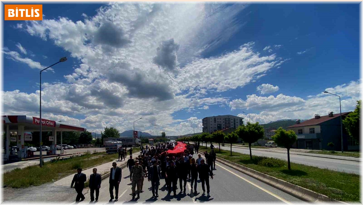 Güroymak'ta "Gençlik Yürüyüşü" düzenlendi