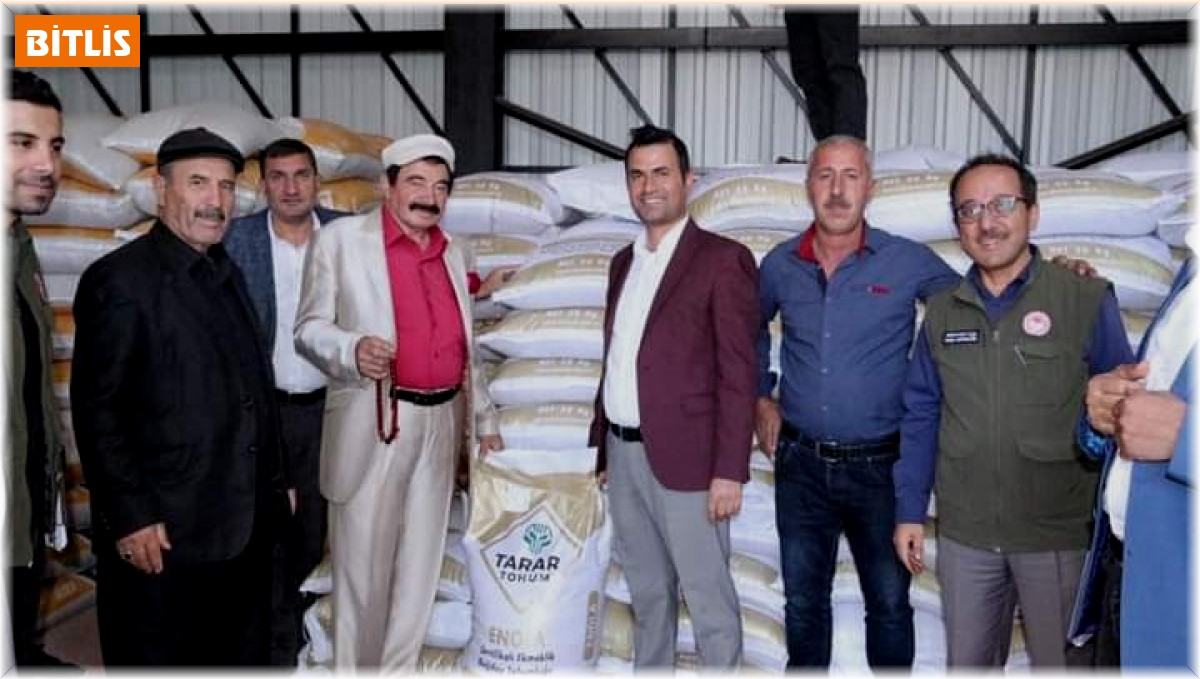 Güroymak'ta güzlük buğday tohumu dağıtıldı