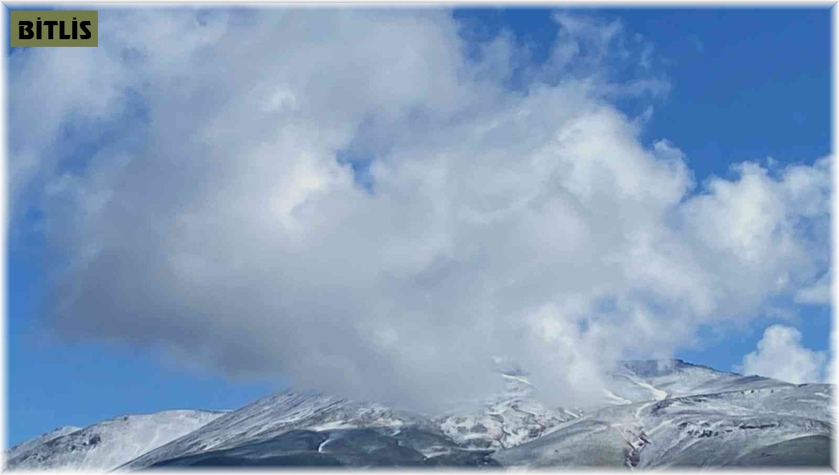 Güroymak'ta kar yağışı