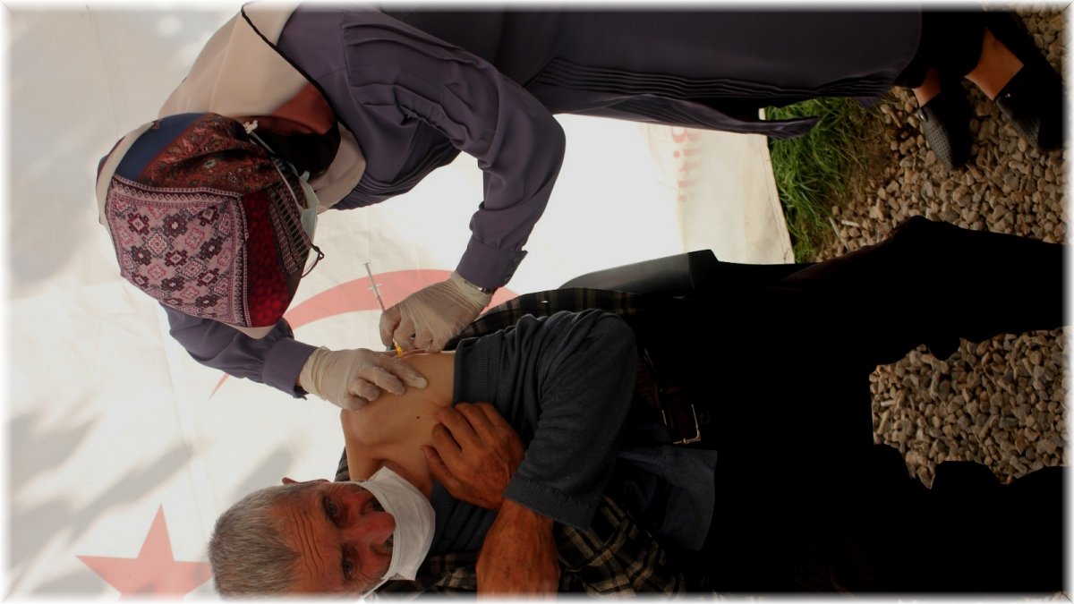 Güroymak’ta aşılama çalışmaları devam ediyor sürüyor