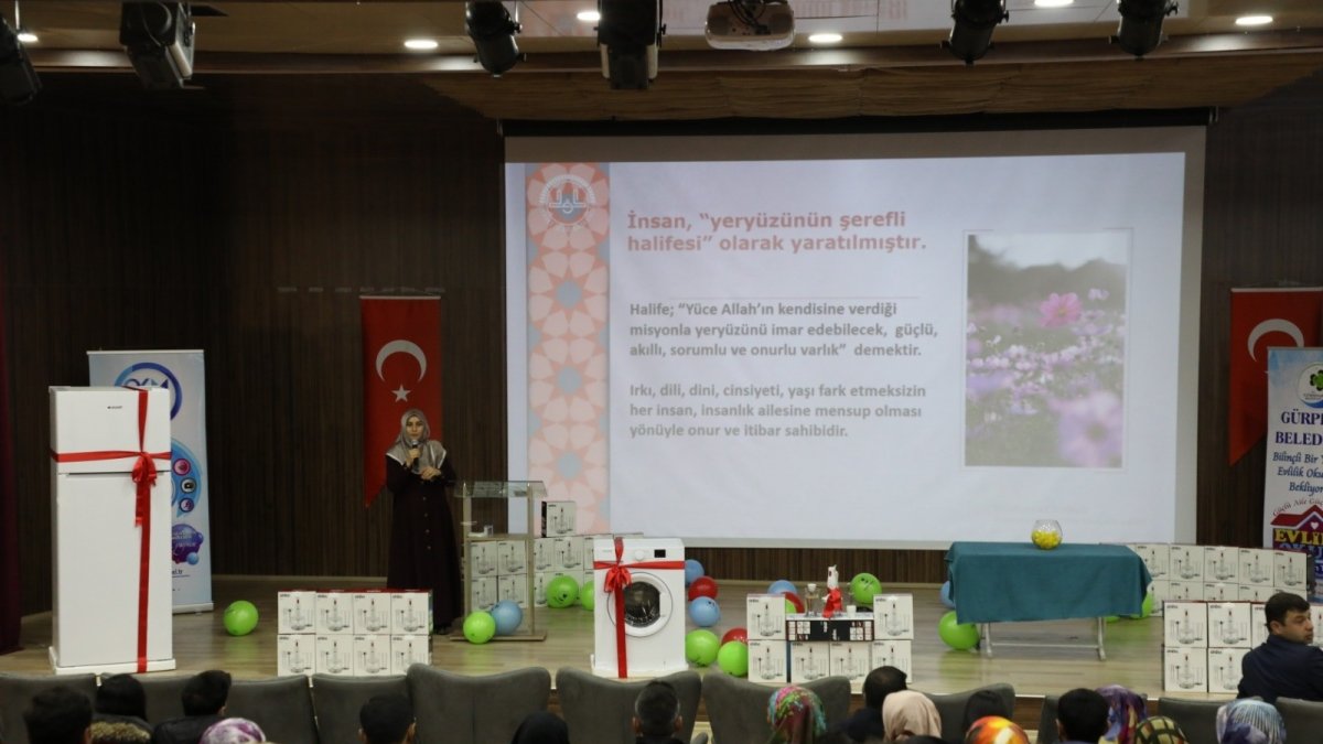 Gürpınar Belediyesi ikinci dönem evlilik okulu kayıtları başladı