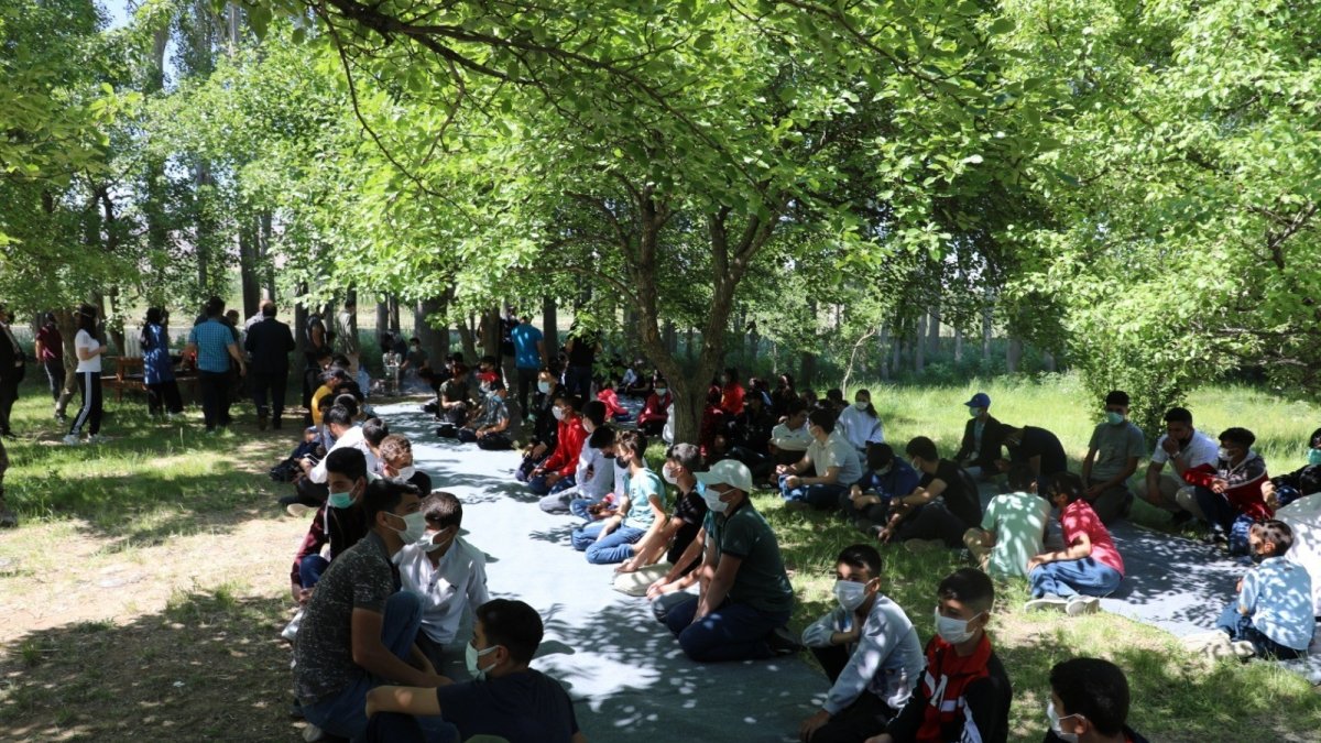 Gürpınar Belediyesi'nden 'Dünya Kahvaltı Günü' etkinliği