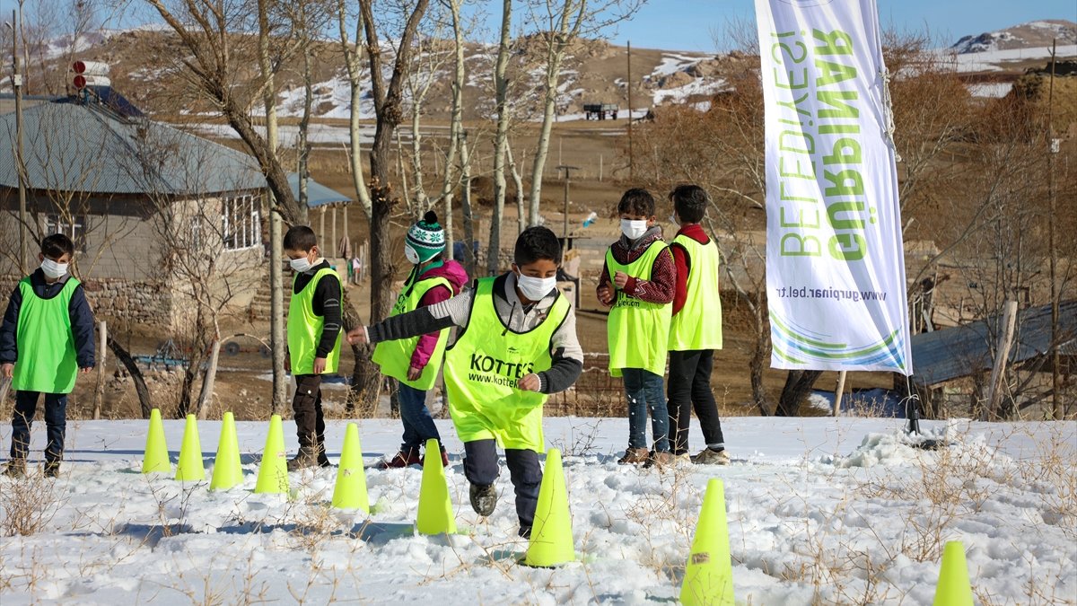 Gürpınar Belediyesi yarıyıl tatili etkinlikleriyle öğrencileri eğlendiriyor