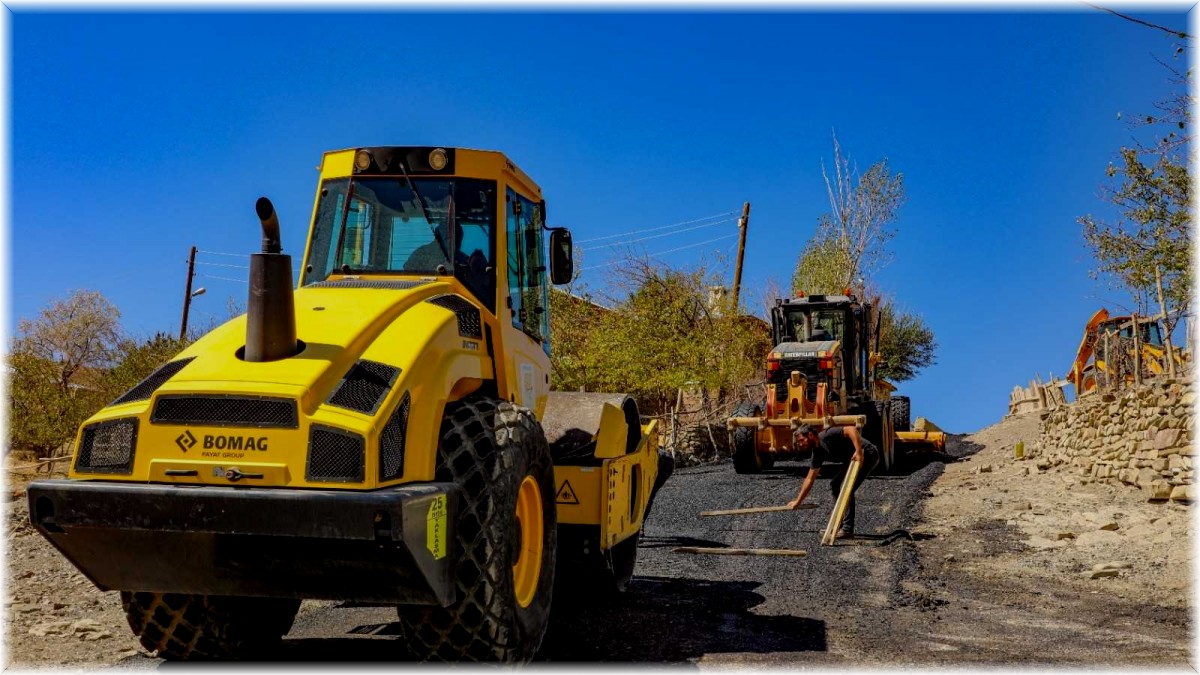 Gürpınar Belediyesinden asfalt çalışması