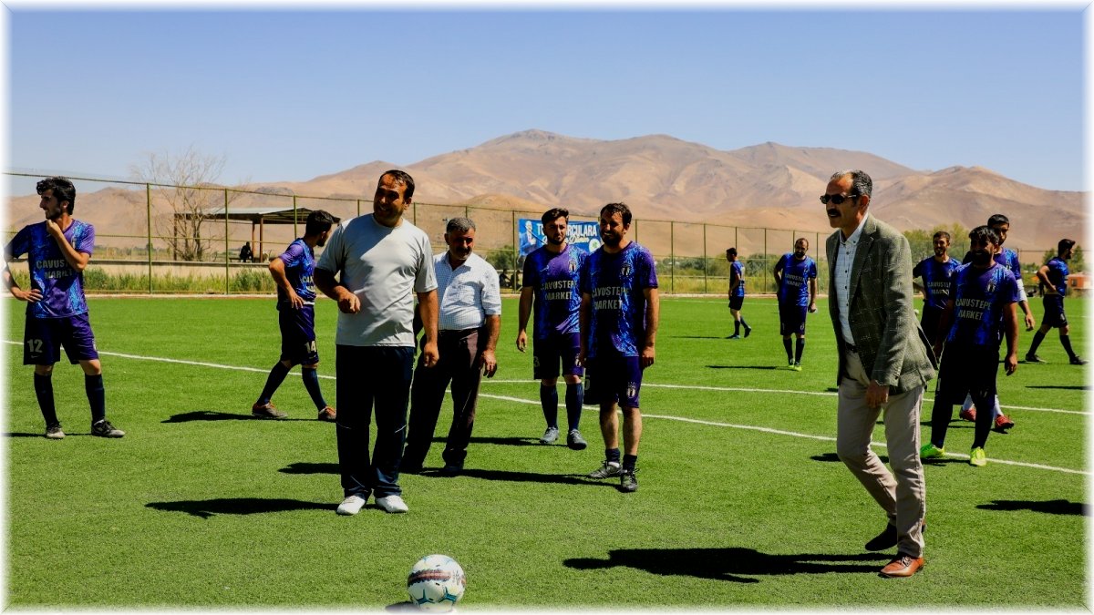 Gürpınar Belediyesinden mahalleler arası futbol turnuvası