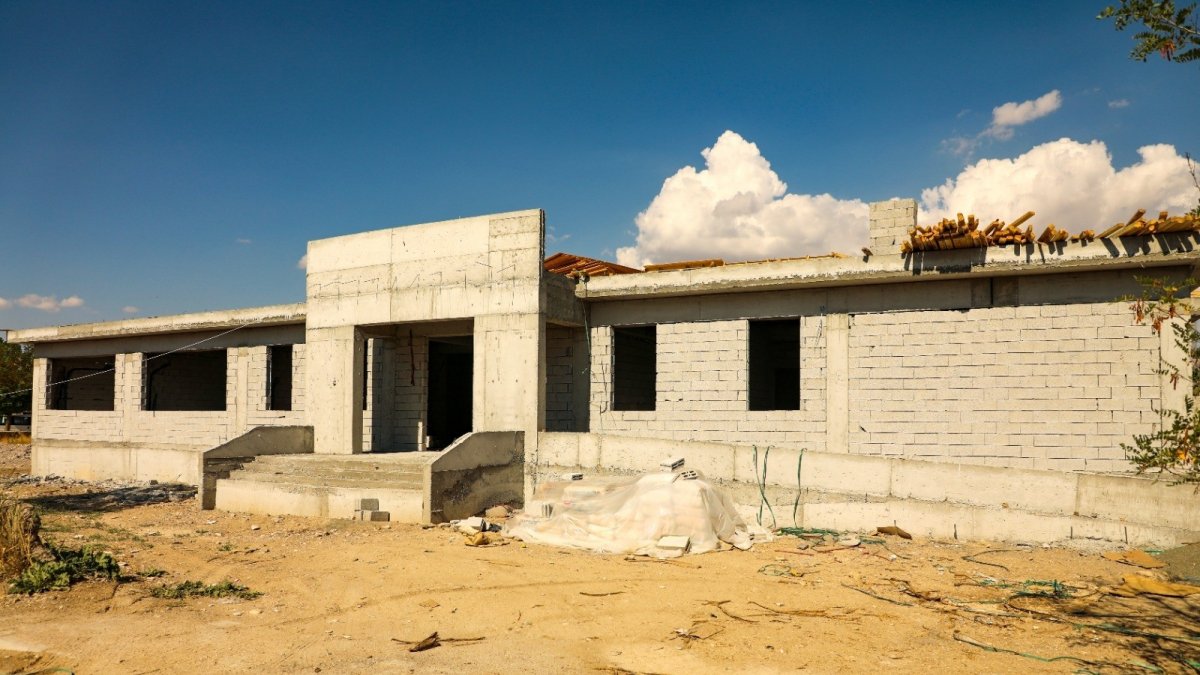 Gürpınar Belediyesinin spor tesisleri yükseliyor