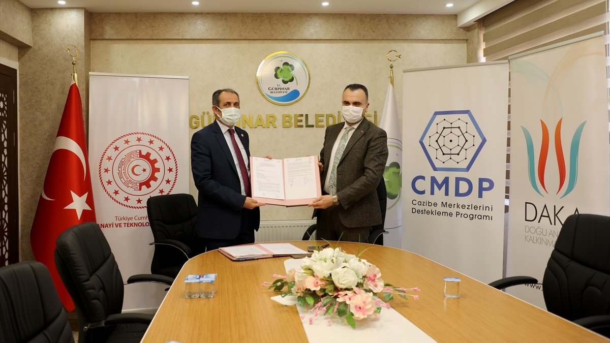 Gürpınar'da 1071 kişiye istihdam sağlayacak proje hayata geçiriliyor