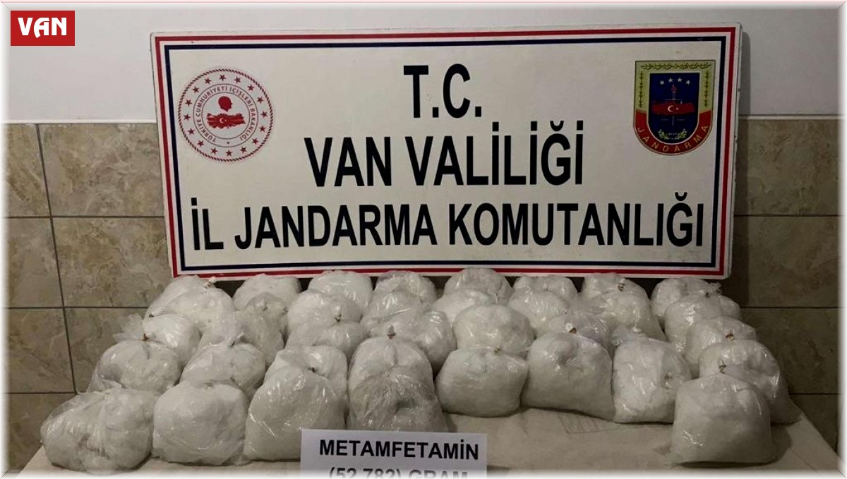 Gürpınar'da 52 kilo 782 gram metamfetamin ele geçirildi