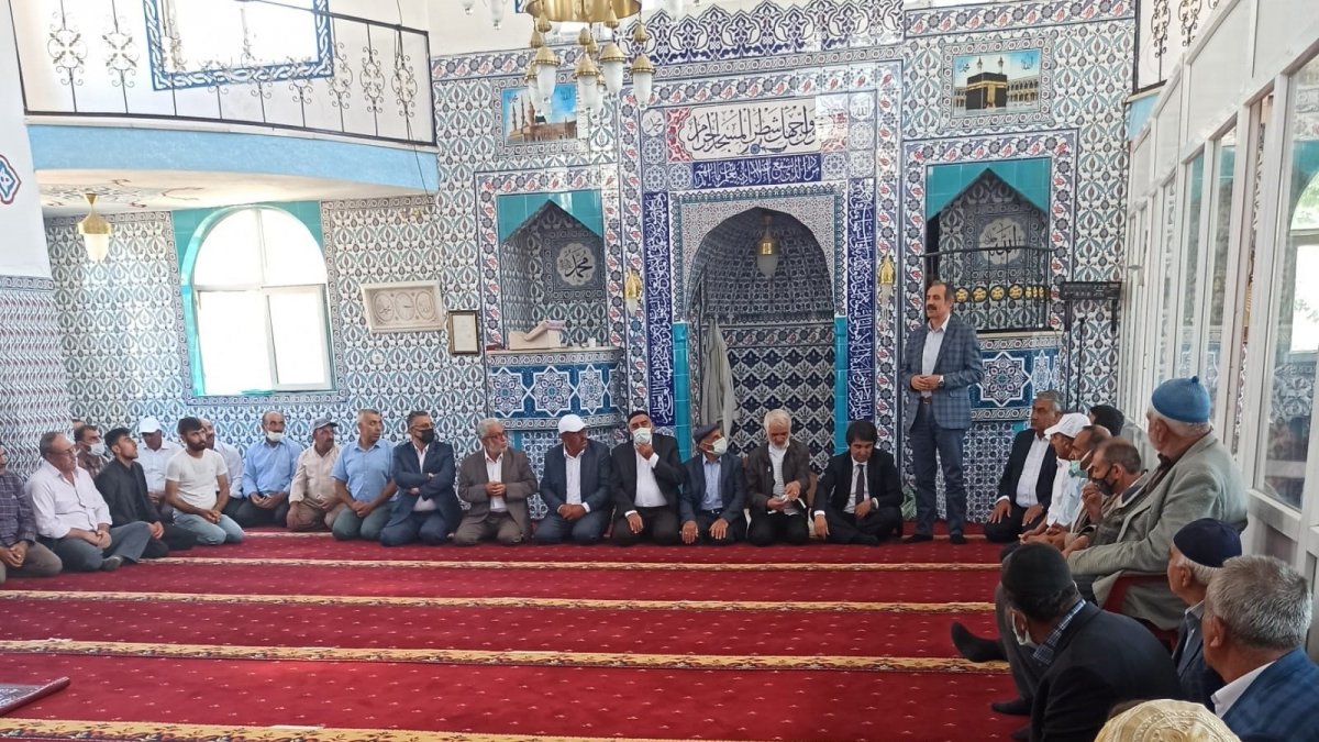 Gürpınar'da husumetli aileler barıştırıldı