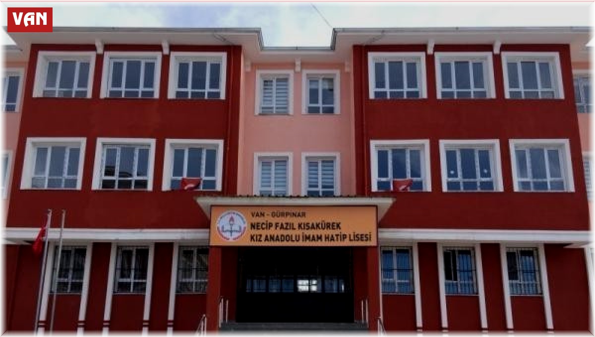 Gürpınar Necip Fazıl Kısakürek Kız Anadolu Lisesinden kavga açıklaması