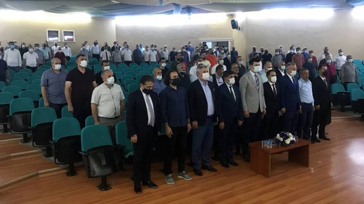 Güven tazeleyen 24Erzincanspor Başkanı Keleş: "Erzincan sporumuzu kahve köşelerinde, sabah çorbalarında ve deniz kenarlarında hiç kimseye meze etmeyeceğiz"