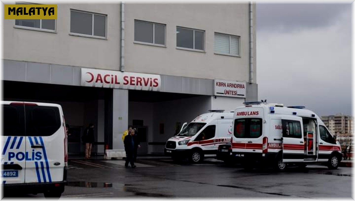 Güvercin beslerken sırtından bıçaklandı