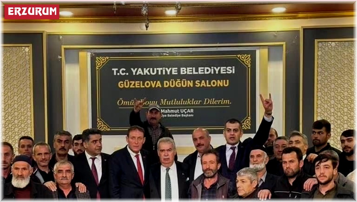 Güzelova'da 3 hilal bir arada