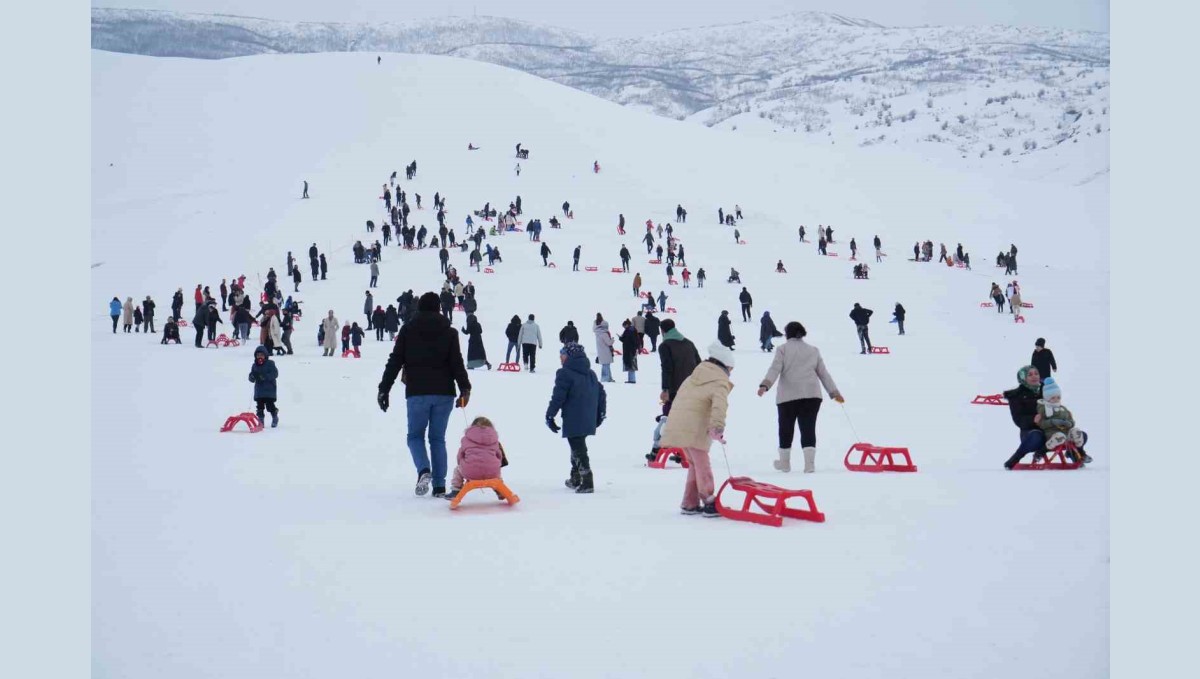 Güzeltepe Kayak Merkezi'ne yoğun ilgi