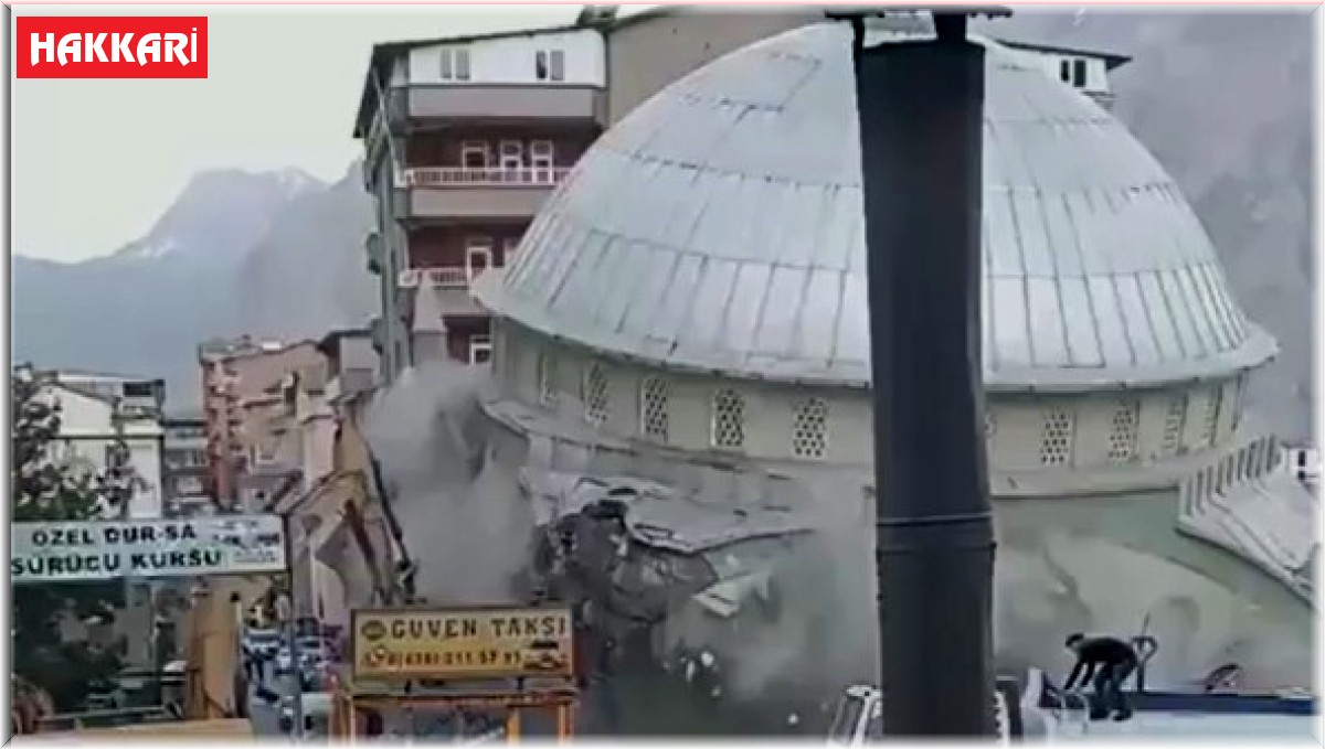 Hacı Sait Camisi'nin yıkılma anı görüntülendi