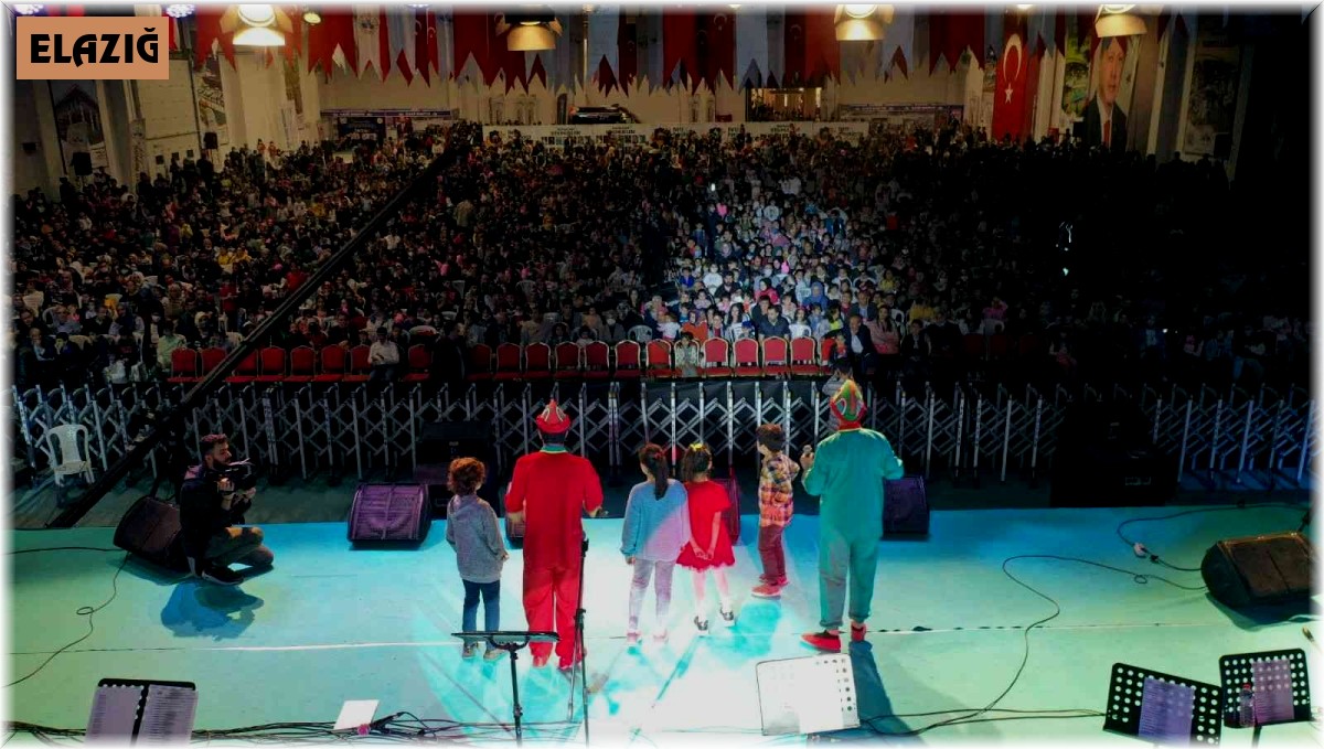 Hacivat Karagöz Orta Oyununa çocuklardan yoğun ilgi