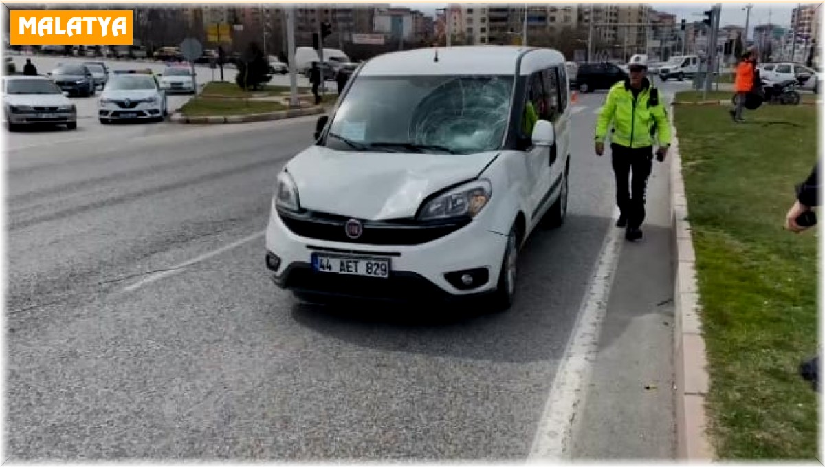 Hafif ticari aracın çarptığı yaşlı adam hayatını kaybetti