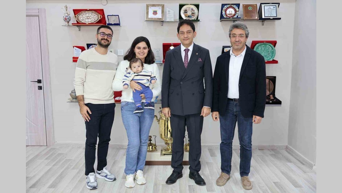 Hakan Oral'dan Teoman bebeğe destek: "Biz birlikte güçlüyüz"