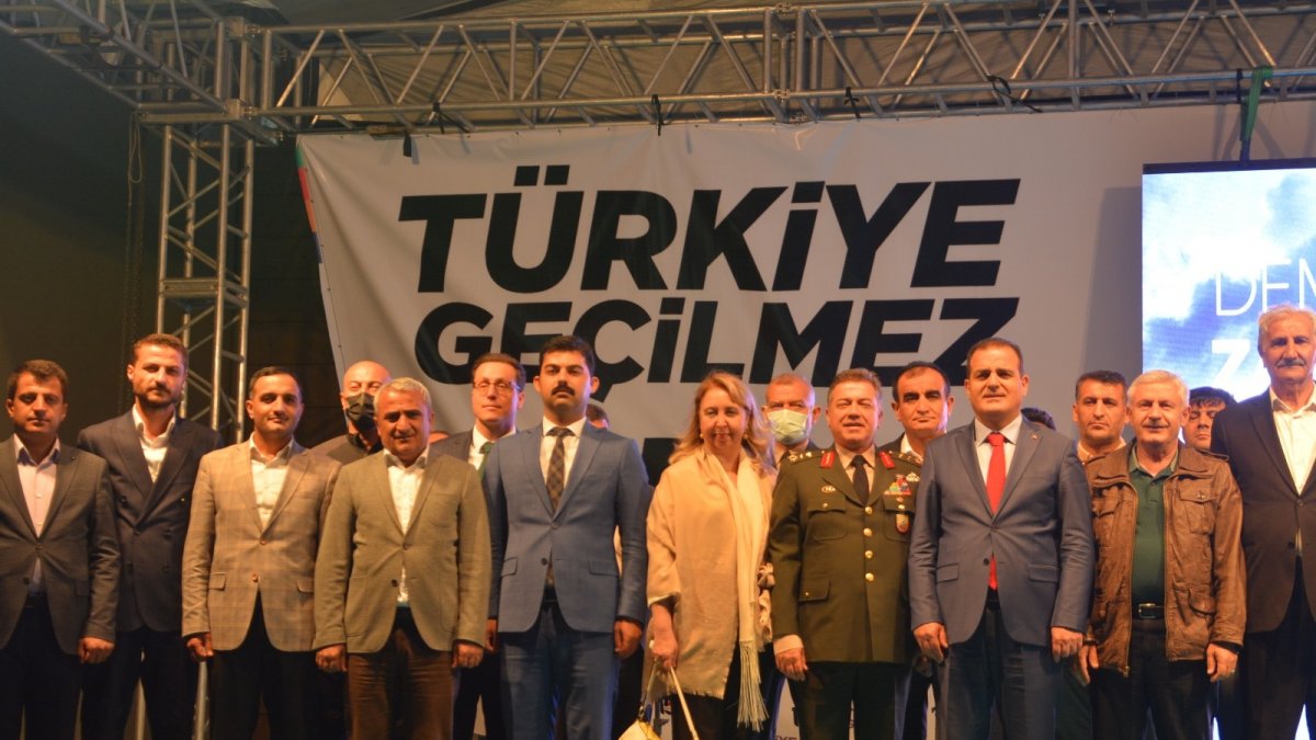 Hakkari 15 Temmuz için tek yürek