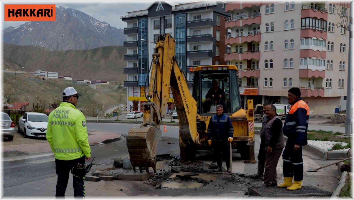 Hakkari Belediyesi ekiplerinden yağmur seferberliği