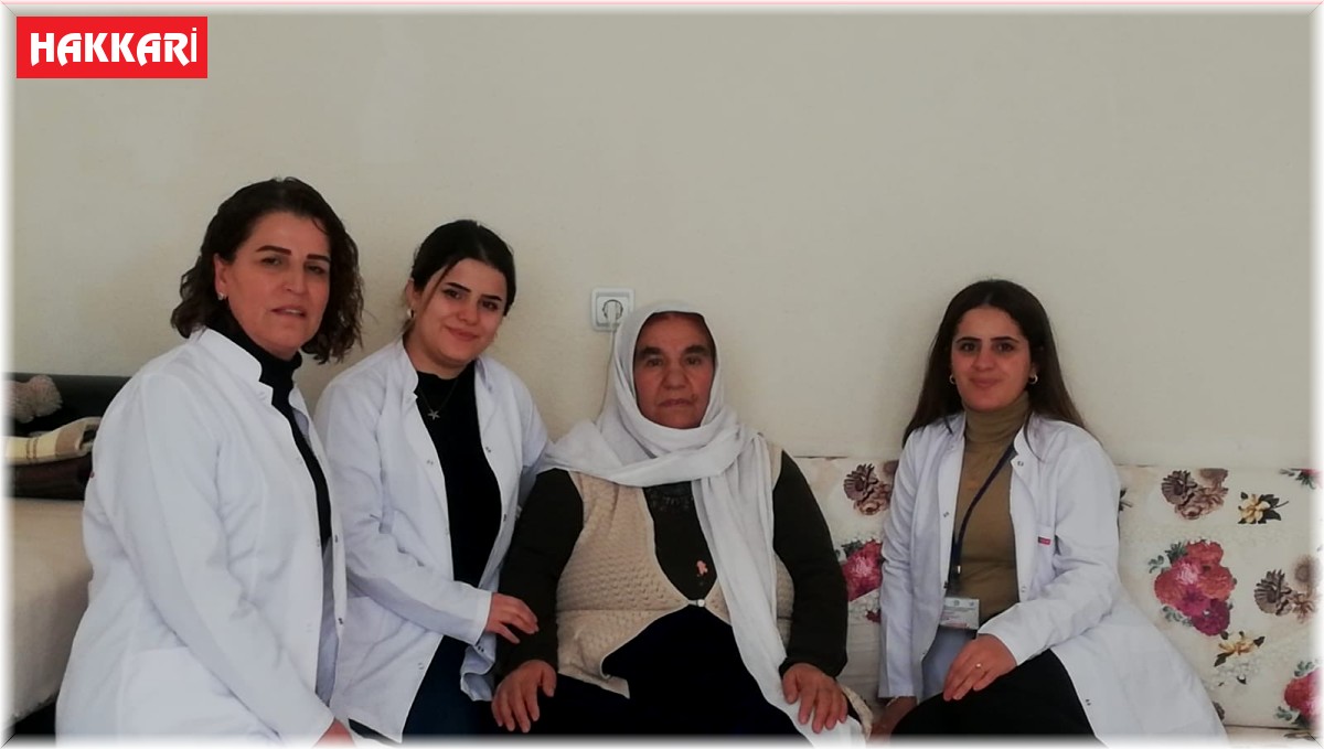 Hakkari Belediyesi yaşlı destek ekibi iş başında