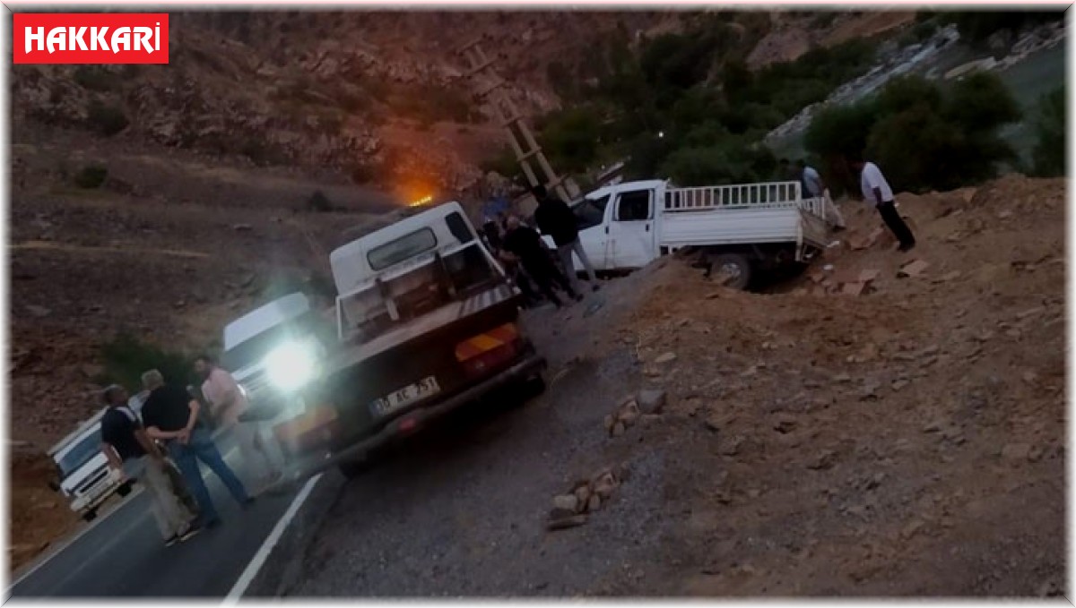 Hakkari-Çukurca karayolunda trafik kazası: 4 yaralı