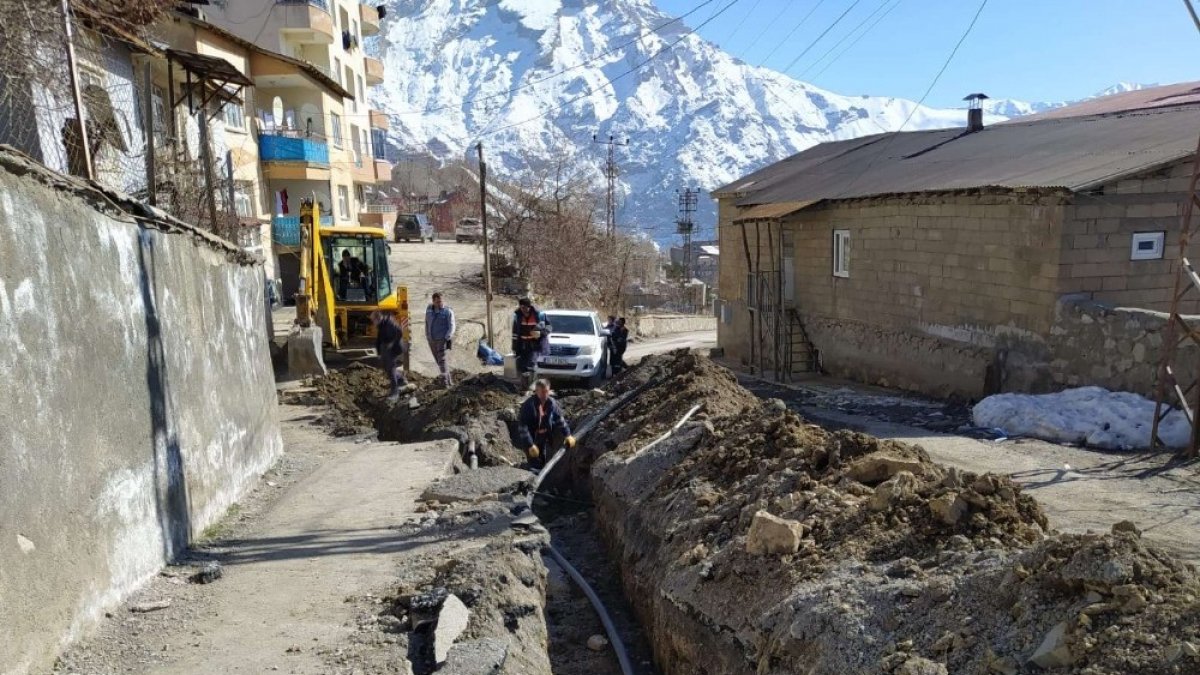Hakkari'de 12 ailenin su sorunu çözüldü