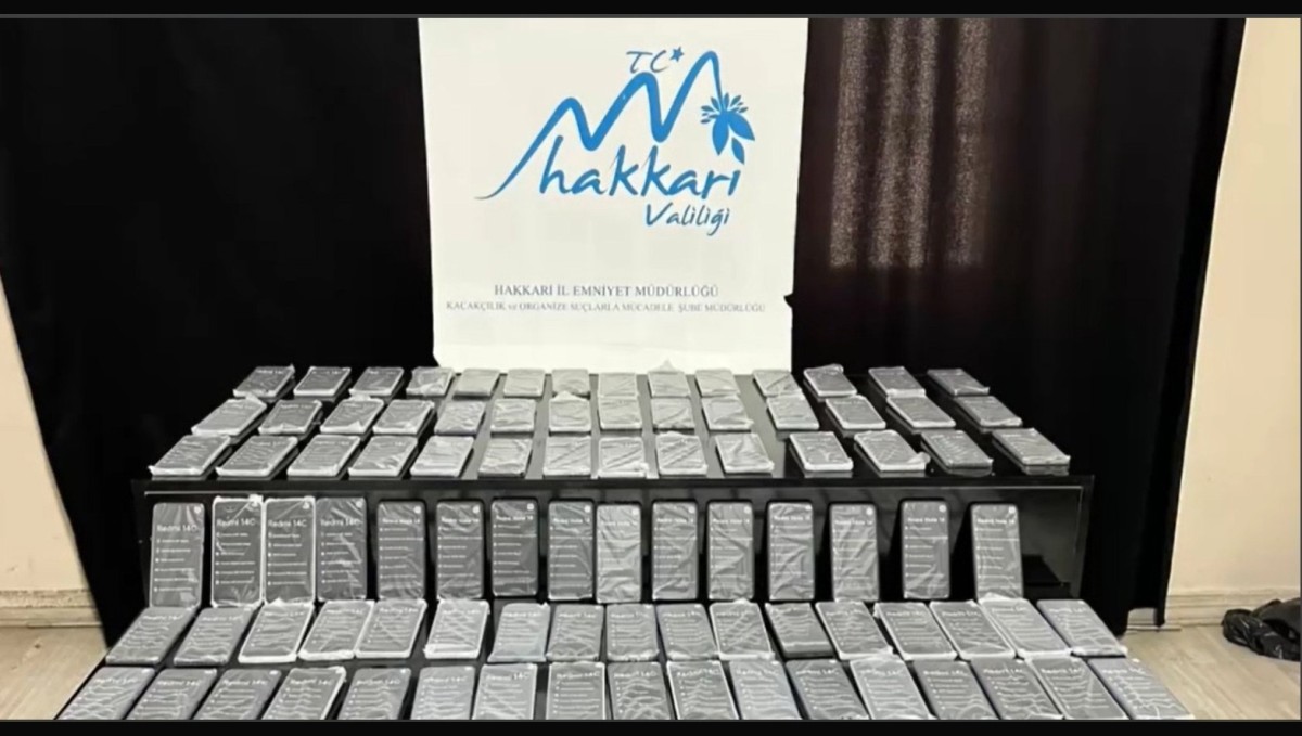Hakkari'de 136 adet kaçak cep telefonu ele geçirildi