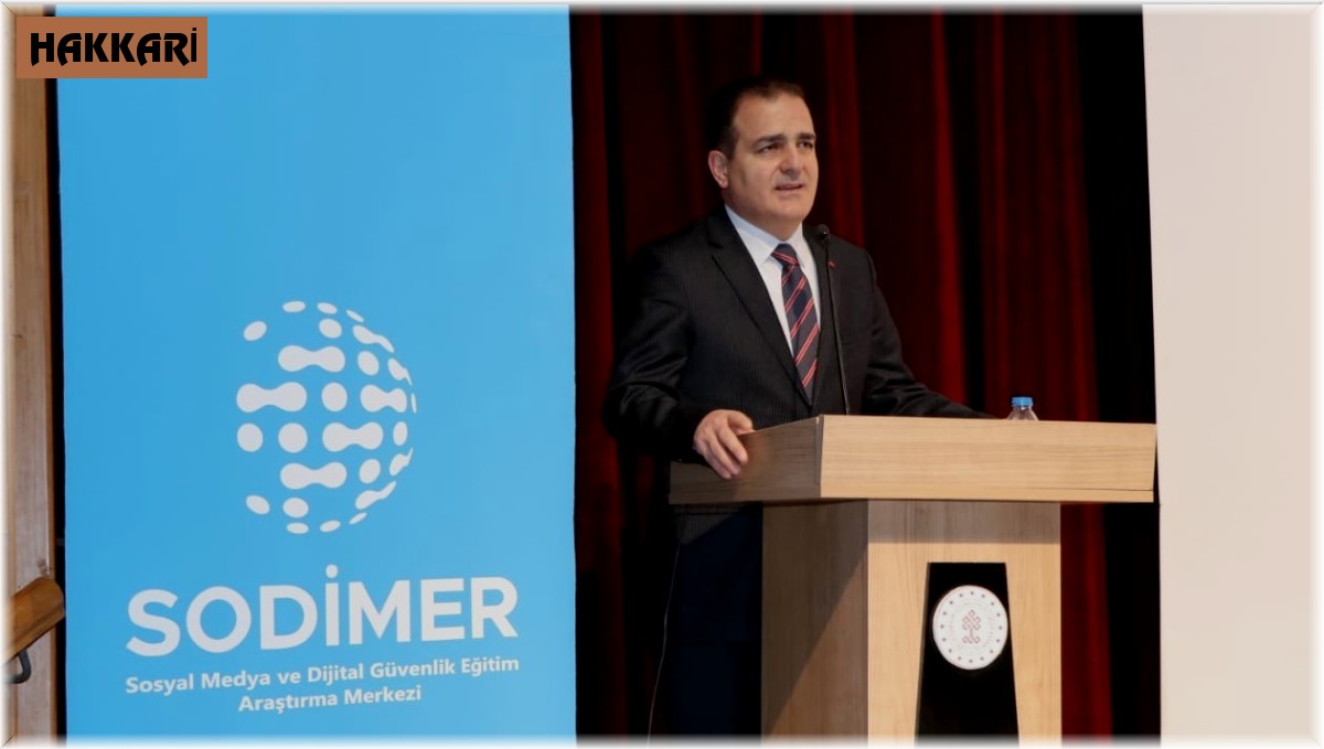 Hakkari'de '21. Yüzyılda Öğretmen Olmak' semineri