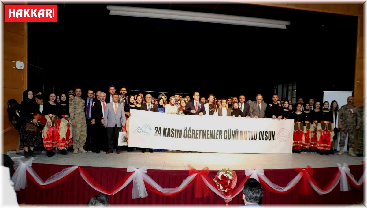 Hakkari'de 24 Kasım Öğretmenler Günü kutlandı