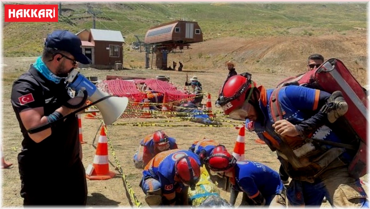 Hakkari'de 25 sağlık personeline UMKE eğitimi verildi