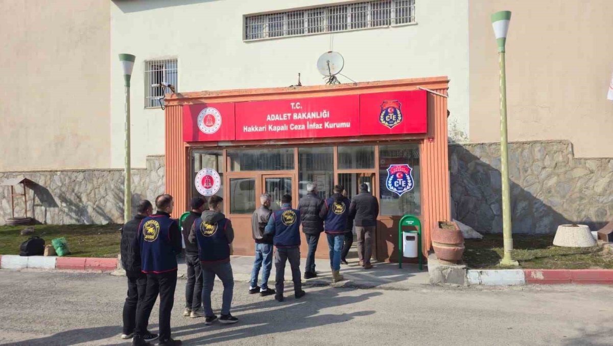 Hakkari'de 25 yıl hapis cezası bulanan 5 şahıs yakalandı