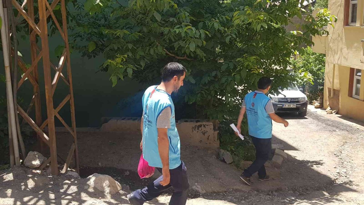 Hakkari'de 3 bin aileye kurban eti dağıtıldı