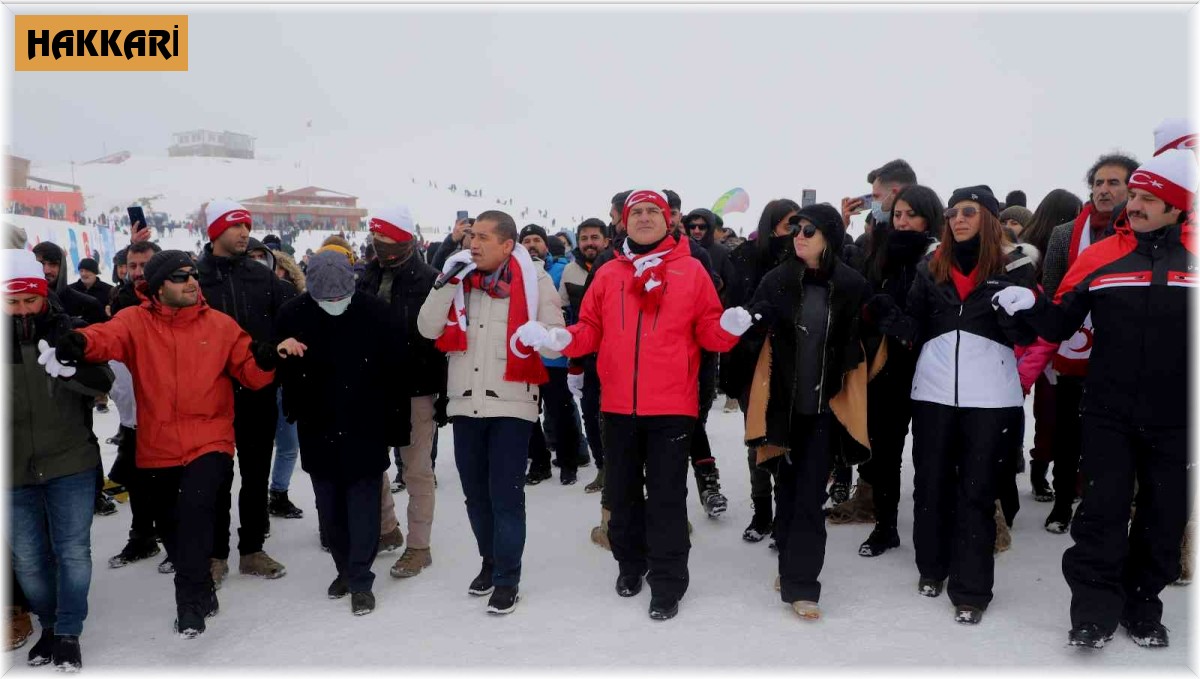 Hakkari'de 4. Kar Festivali renkli görüntülere sahne oldu